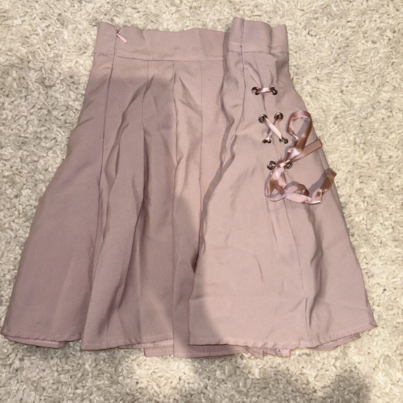 Pink skirt with bow - Picture 2 of 4